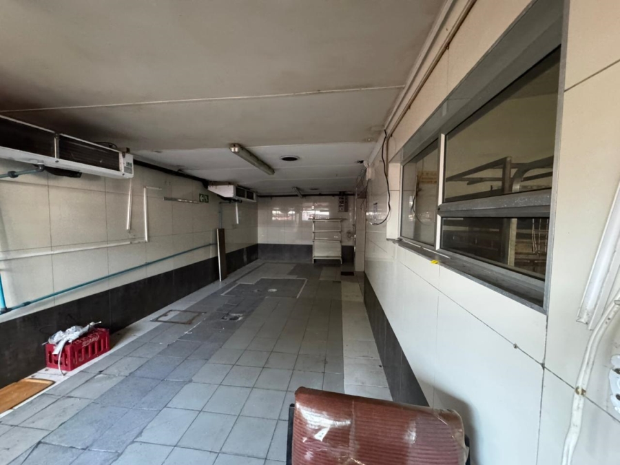 6 Bedroom Property for Sale in Tuscany Glen Western Cape